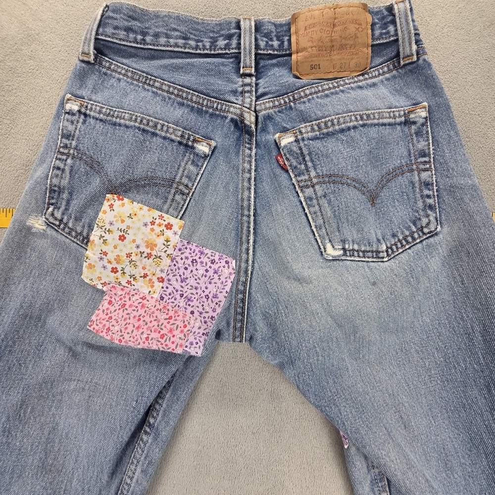 VTG Levis 501 Jeans Womens Blue Straight Floral Patch USA Raw Hem Fits 24x26 - Picture 14 of 16